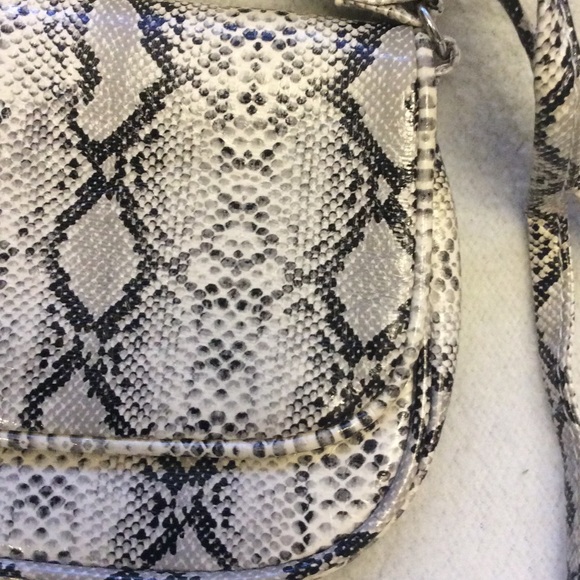 NWOT H&M faux snakeskin mini neck/crossbody bag - Picture 7 of 11